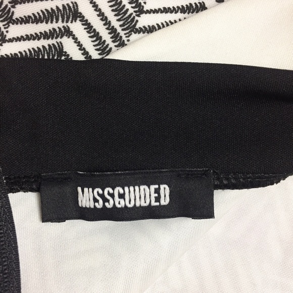 ❌SOLD E - Missguided Deep V-Neck Halter Bodycon Dress - Picture 6 of 7